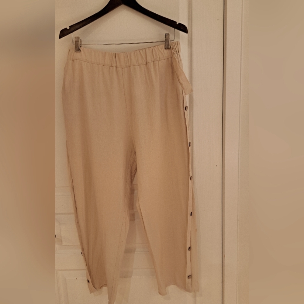 Stylish Relaxed Fit Women's Pants - Lightweight